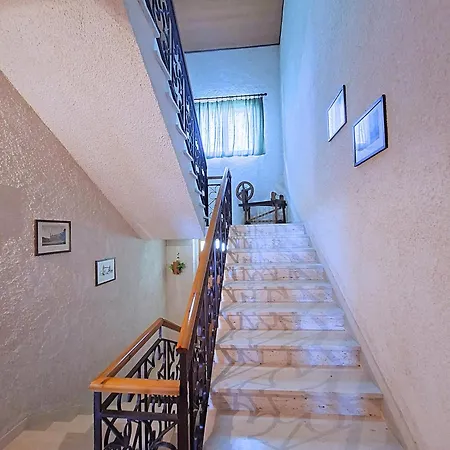 White - Welchome
