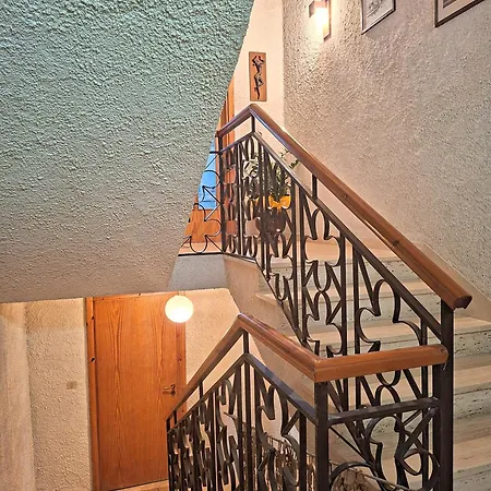 White - Welchome
